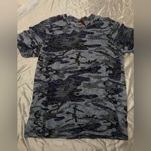 🔥2/$12 camo v neck